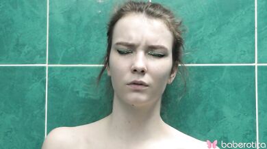 Cute Girl Alice Paradise