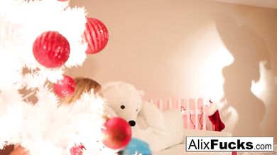 Alix Lynx gets fucked by Jenna!