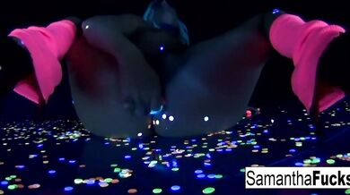 Samantha Saint gets off in black light