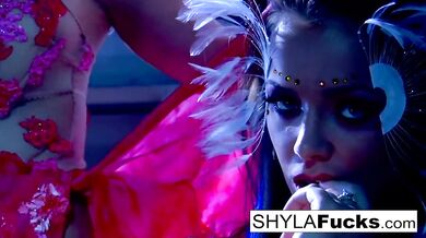 Busty Nikka obeys Shyla Stylez's orders