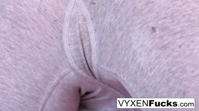 Hottie Vyxen fucks her personal trainer