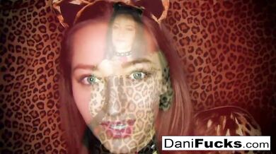 Dani Daniels fingers her wet pussy