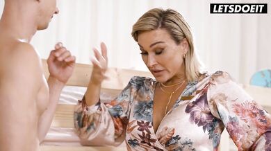 TOP 5 LETSDOEIT EXPERIENCED MILFS COMPILATION