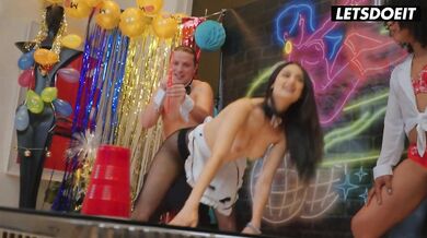 Eliza Ibarra Facialized After Hot Fuck - LETSDOEIT