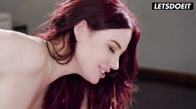 Big Tits Babe Maya Woulfe Lesbian Affair With Kinky Chicks - A GIRL KNOWS