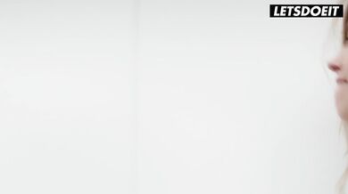 Freya Mayer Couldn't Wait For Her BF So She Decided To Finger Her Twat - WHITEBOXXX