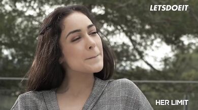 Big Booty Latina Ginebra Bellucci Is Ready For Outdoor Anal Fucking - HER LIMIT