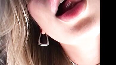 Anna Claire Clouds Shows Off Her Oral Skills In A Blow Bang