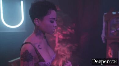 Deeper. Honey Gold Breaks Her Own Rules and Fucks a Stranger