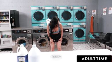 Jennifer White Public Laundromat Fuck With Stranger!