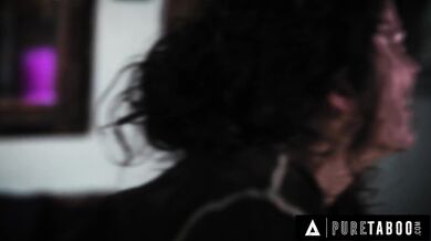 Cunning Homeless Victoria Voxxx Tricks Married Man for a Life She Always Desi...