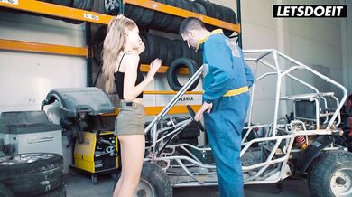 Mature Chick Tiffany Tatum Has Her Tight Twat Drilled Good - LETSDOEIT