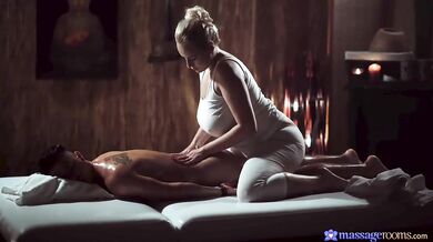 Big boobs slide up and down a dick till it explodes - Massage Rooms