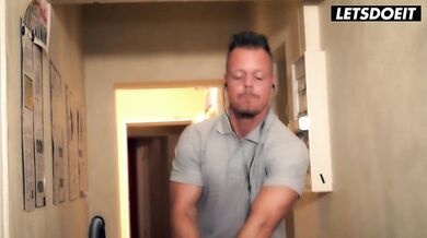 Big Ass Chick Gets Her Juicy Pussy Drilled Good - LETSDOEIT