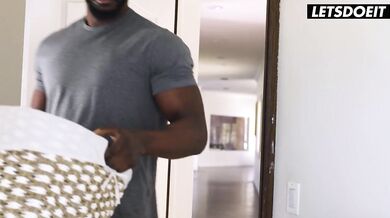 Dirty Slut Braylin Bailey Gets Her Pussy Stretched by BBC - HORNY HOSTEL